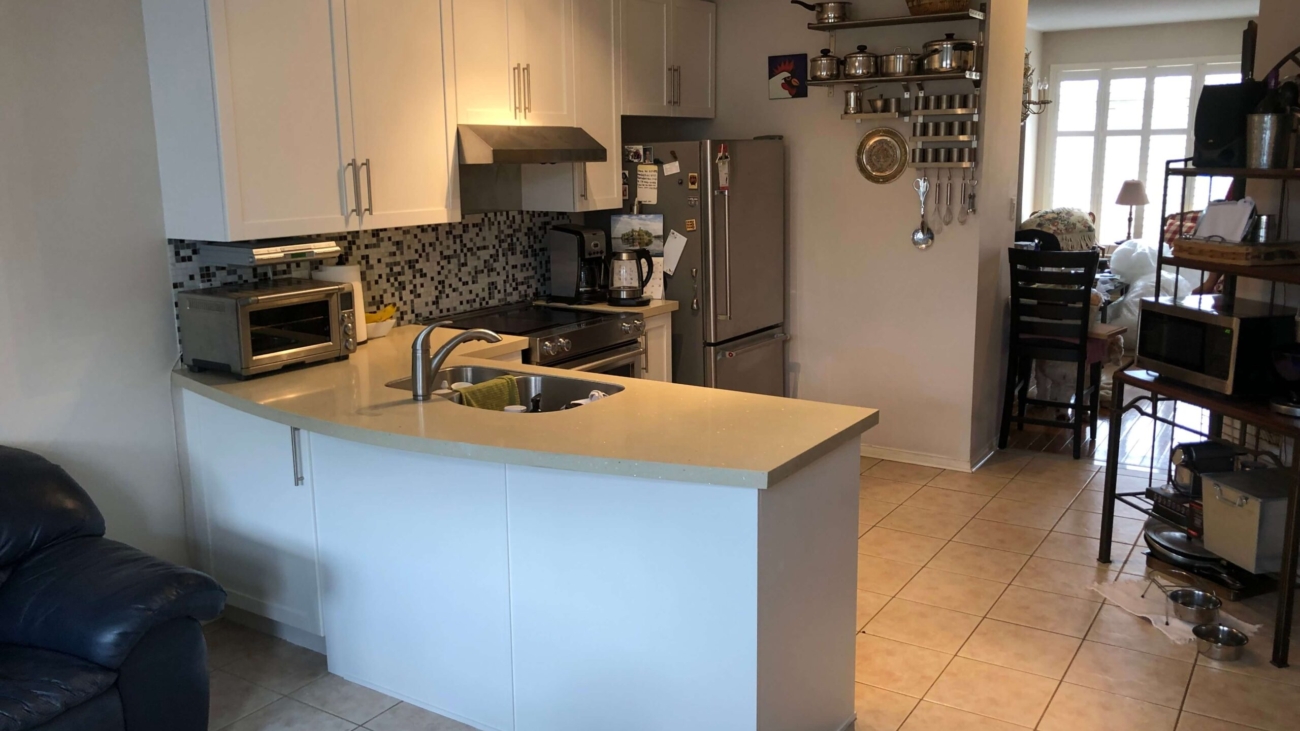 White vs Gray Kitchen Cabinets: Which Lasts Longer? 2025 Guide